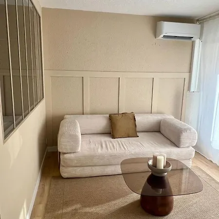 Cozy For 4, A Stone's Throw From The Sea! 아파트