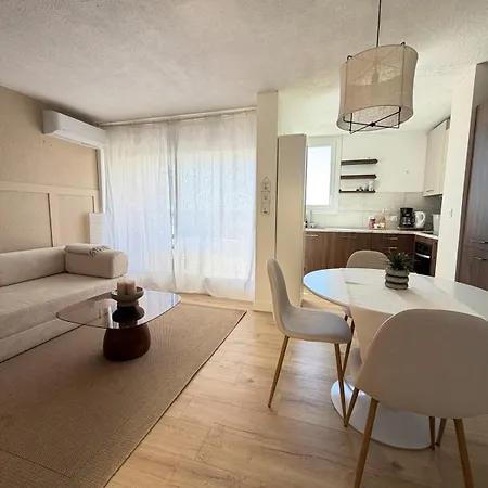 Cozy For 4, A Stone's Throw From The Sea! Appartement