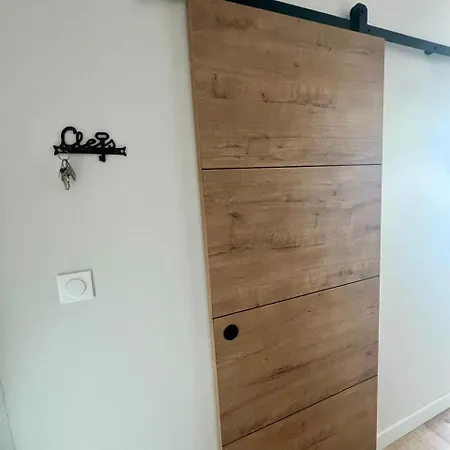아파트 Cozy For 4, A Stone's Throw From The Sea!