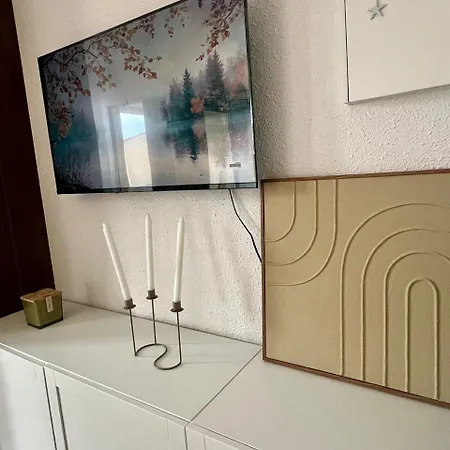 Cozy For 4, A Stone's Throw From The Sea!